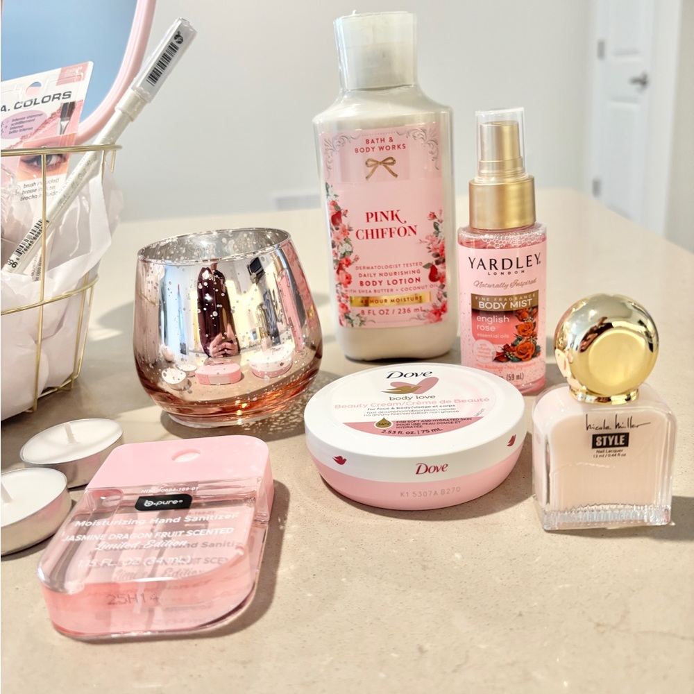 Pink Luxury Self Care Gift Set 18+ Pcs Bundle Bath Body Works, Dove, Spa Kit - Picture 5 of 7